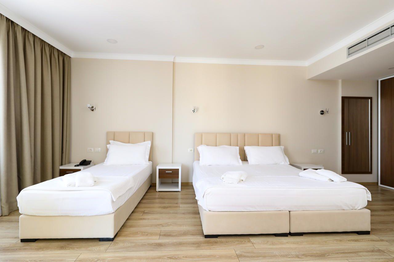 Adea Hotel Vlorë Exterior foto